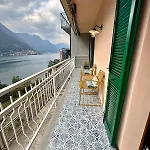 Daisy - - 180° Panoramic View - Private Terrace & Shared Garden Apartment