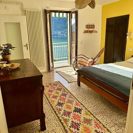 Daisy - - 180° Panoramic View - Private Terrace & Shared Garden Apartment Pognana Lario