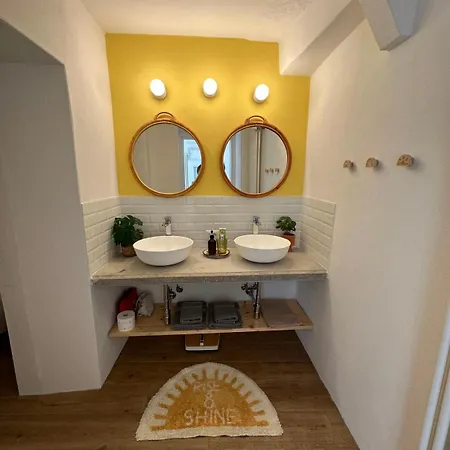 Daisy - - 180° Panoramic View - Private Terrace & Shared Garden Pognana Lario