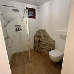 公寓 Daisy - - 180° Panoramic View - Private Terrace & Shared Garden